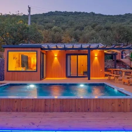 Tiny Levissi 2 Hotell